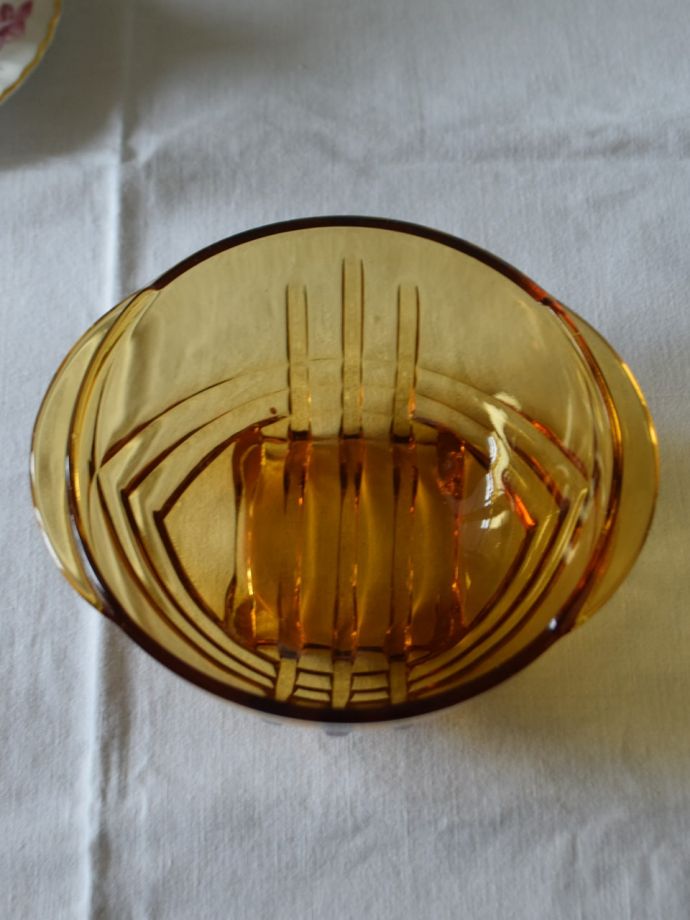 イギリスのアンティークガラス食器、アンバー色のガラスボウル（プレスドグラス）(pg-6859)｜アンティーク雑貨