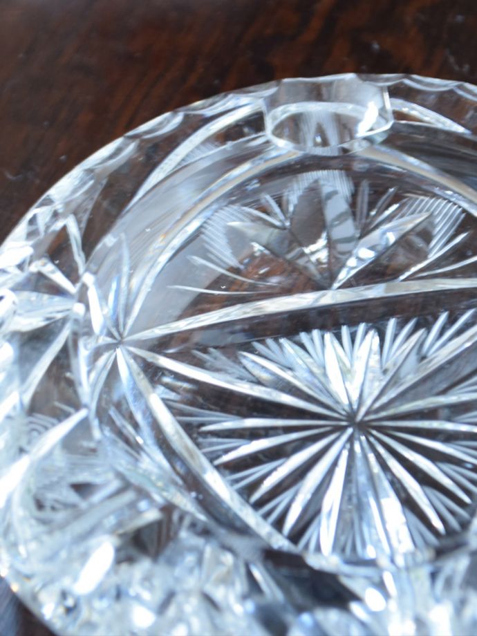 アンティークガラスの灰皿、イギリスで見つけたプレスドグラスのアンティーク雑貨(pg-6926)｜アンティーク雑貨