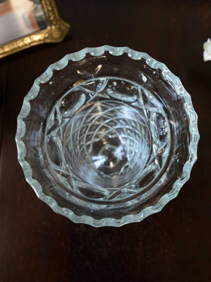 アンティークガラスの花器、英国の脚付きのフラワーベース(pg-7664)｜アンティーク雑貨