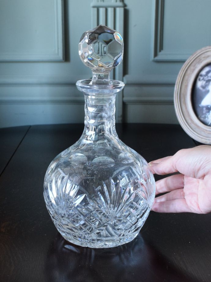 英国アンティークガラスの美しいボトル、イギリスで見つけたプレス 