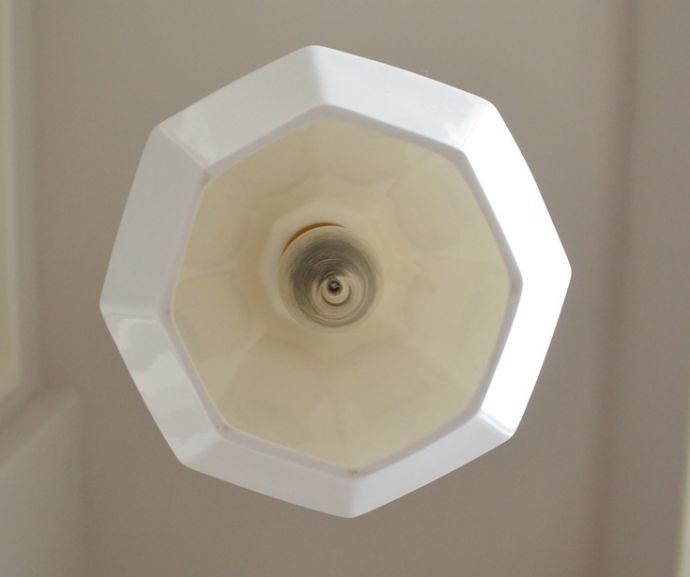 ペンダントライト　照明・ライティング　陶器製のペンダントライト（コード・シャンデリア電球・ギャラリーなし）。八角形のデザインです。(pl-139)