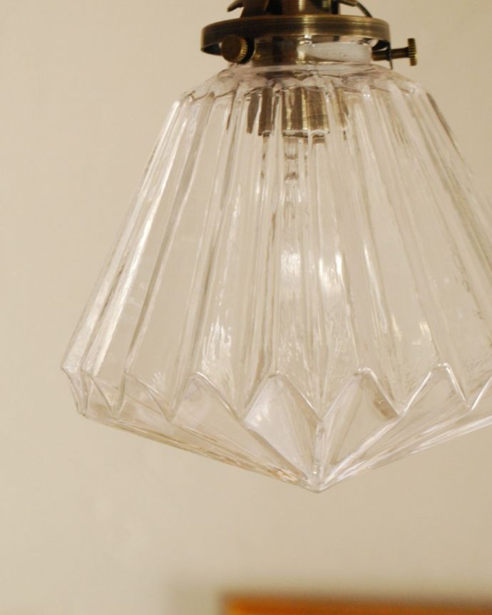 スポットライト　照明・ライティング　折り紙細工のような天井付け照明（ダクトレール専用スポットライト）（電球なし）。レトロなデザインがアンティークガラスみたいでお洒落です。(pl-165)