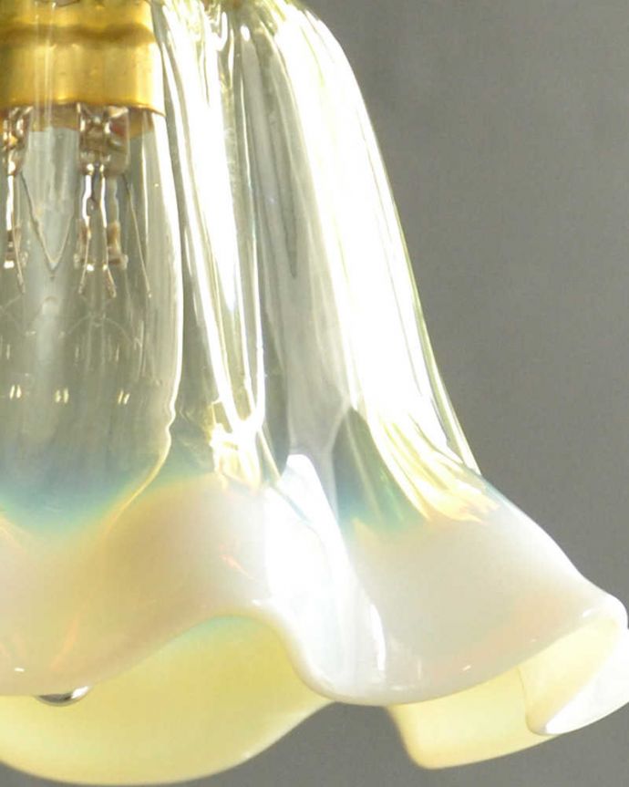 ペンダントライト　照明・ライティング　ヴァセリン風のガラスが素敵なペンダントライト（コード・シャンデリア球・ギャラリーA）。。(pl-220)