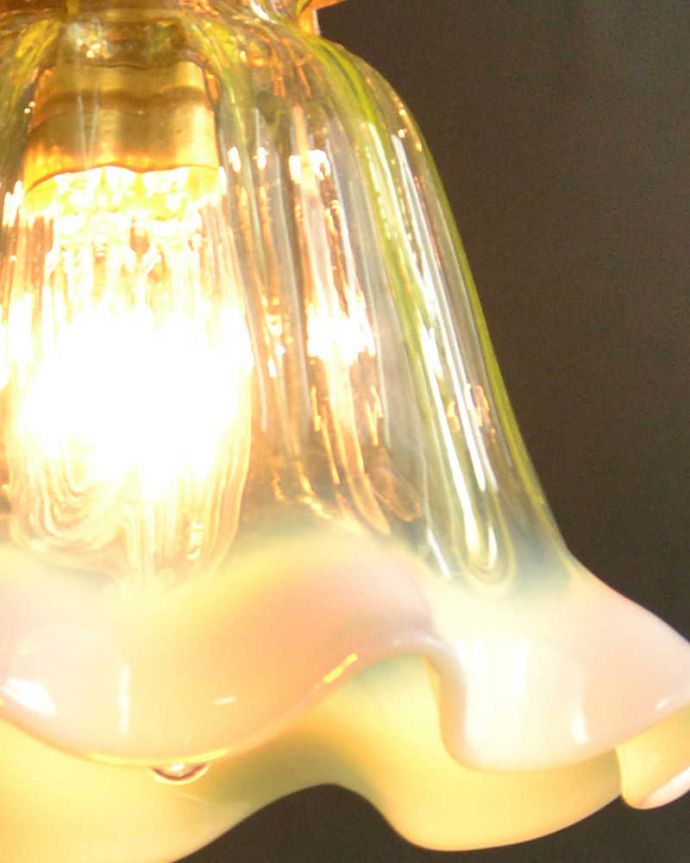 ペンダントライト　照明・ライティング　ヴァセリン風のガラスが素敵なペンダントライト（コード・シャンデリア球・ギャラリーA）。。(pl-220)