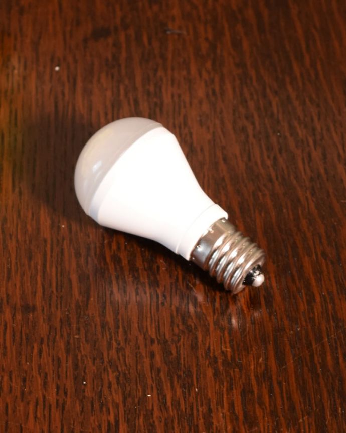 ペンダントライト　照明・ライティング　ラタンのペンダントライト（E17型 40W相当LED電球(電球色)付き）。電球付きなので届いてすぐに使えます口金はE17型対応でLED電球（40W相当・電球色）を一緒にお届けするので、すぐに使えます。(pl-289)