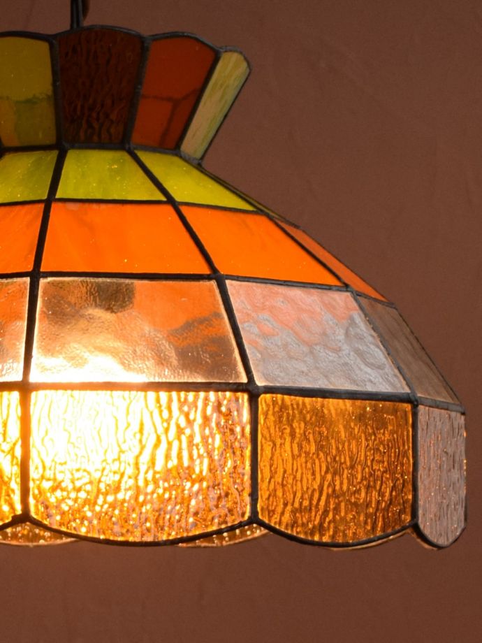アンティーク調のおしゃれな照明、レトロな雰囲気のペンダントライト(オレンジ・E26型LED電球付き・コードセット)