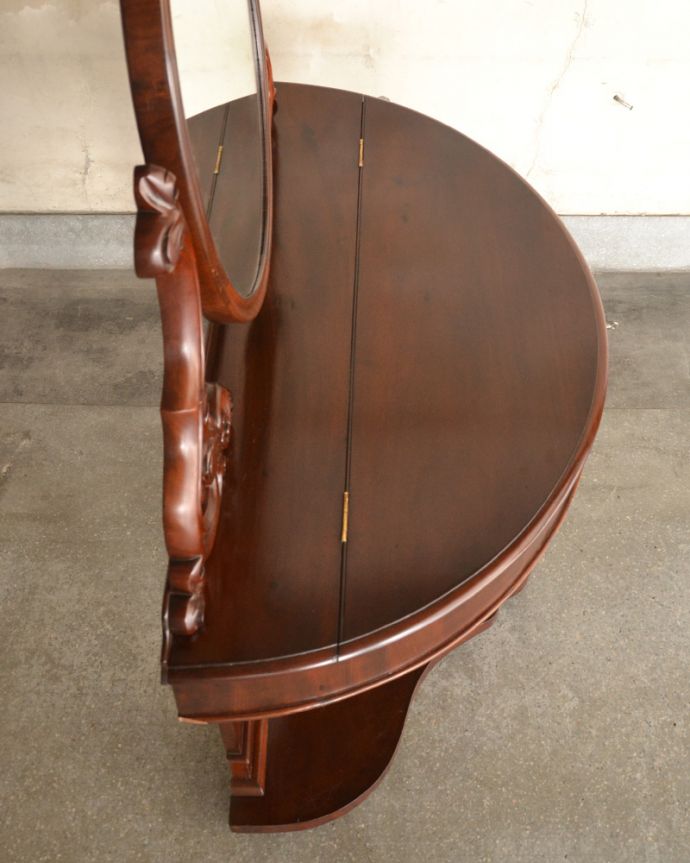 アンティークのドレッサー　アンティーク家具　1890年代のアンティークドレッシングテーブル、マホガニー材の英国輸入家具。天板も木目がとってもキレイです。(q-1003-f)