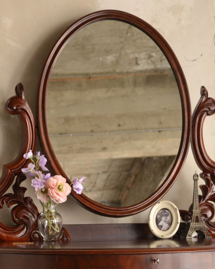 アンティークのドレッサー　アンティーク家具　1890年代のアンティークドレッシングテーブル、マホガニー材の英国輸入家具。大きな鏡はお部屋を広く見せる効果大。(q-1003-f)