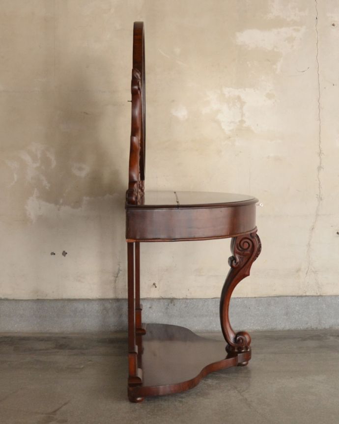 アンティークのドレッサー　アンティーク家具　1890年代のアンティークドレッシングテーブル、マホガニー材の英国輸入家具。木製で丈夫です。(q-1003-f)