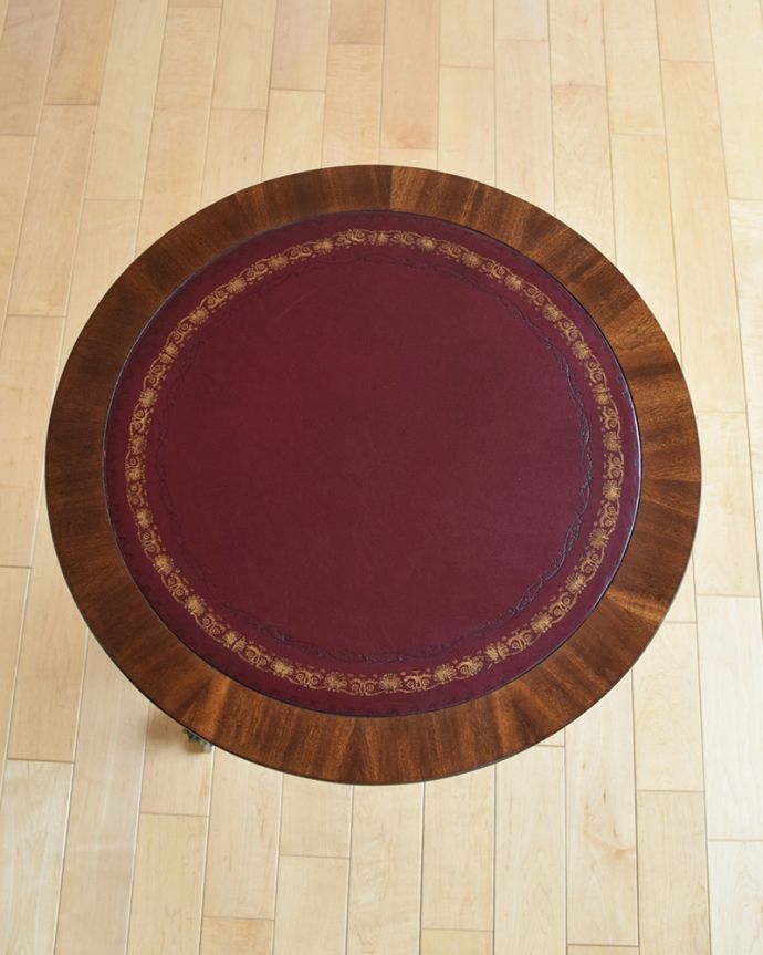 アンティークのテーブル　アンティーク家具　英国アンティークの家具、引き出し付きのテーブル（ドラムテーブル）。天板には革が貼られています。(q-1023-f)
