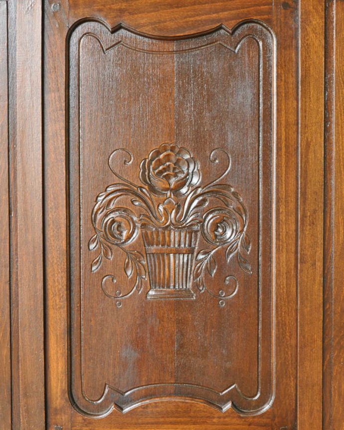 アンティークの玄関収納　アンティーク家具　お花の彫刻が美しい機能的な英国アンティーク家具、鏡付きのホールスタンド 。美しいお花の装飾があります。(q-1074-f)