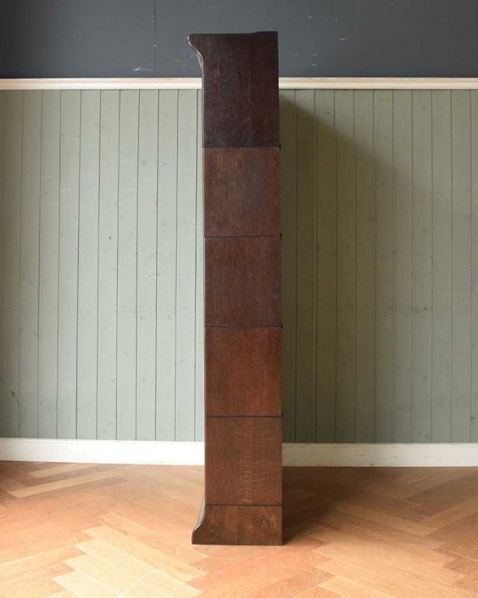 アンティークのキャビネット　アンティーク家具　重ねて積み上げるスタッキングブックケース、英国輸入のアンティークキャビネット。木製で丈夫です。(q-1092-f)