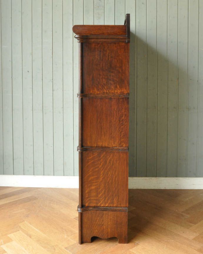 アンティークのキャビネット　アンティーク家具　珍しい引き出し付き！グローブ・ヴェルニッケ社のアンティークスタッキングブックケース（本棚） 。木製で丈夫です。(q-1093-f)
