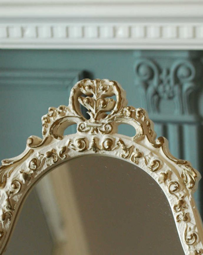 アンティーク ミラー（鏡）　アンティーク雑貨　王冠をかぶったようなデザインが可愛いアンティークのスタンドミラー。いつでもお姫様気分。(q-113-z)