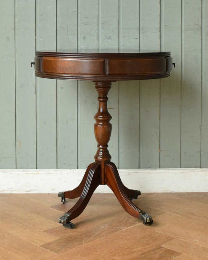 アンティークのテーブル　アンティーク家具　英国アンティークの家具、引き出し付きのテーブル（ドラムテーブル）。クルッと回転。(q-1130-f)