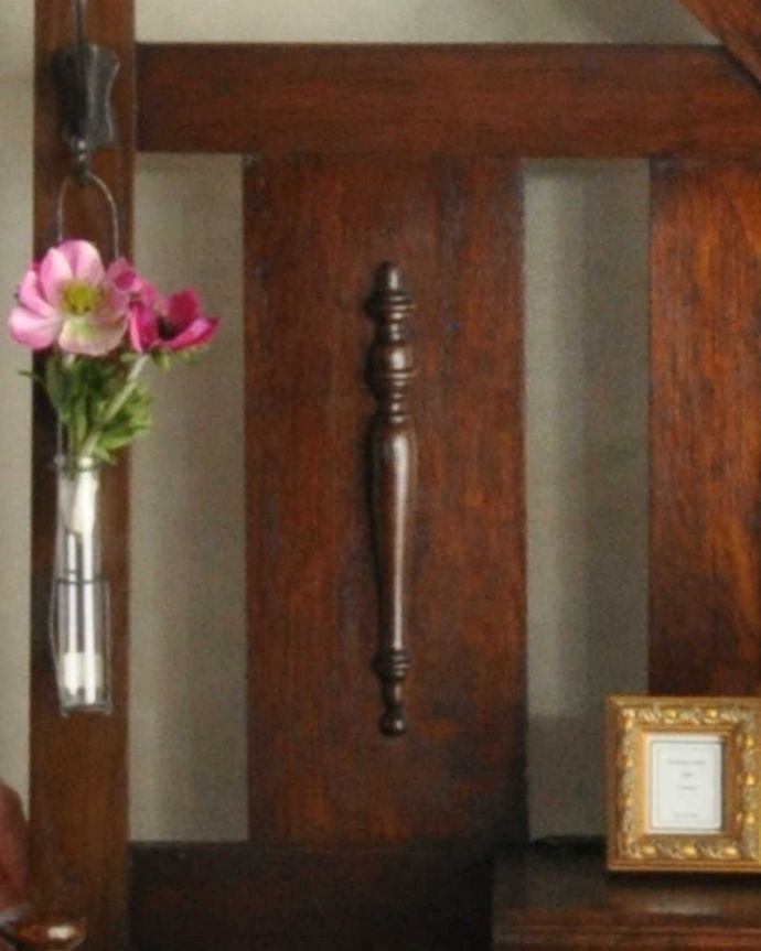 アンティークの玄関収納　アンティーク家具　傘立てとフックがある機能的な英国アンティーク家具、ミラー付きのホールスタンド。アンティークらしい装飾。(q-1134-f)