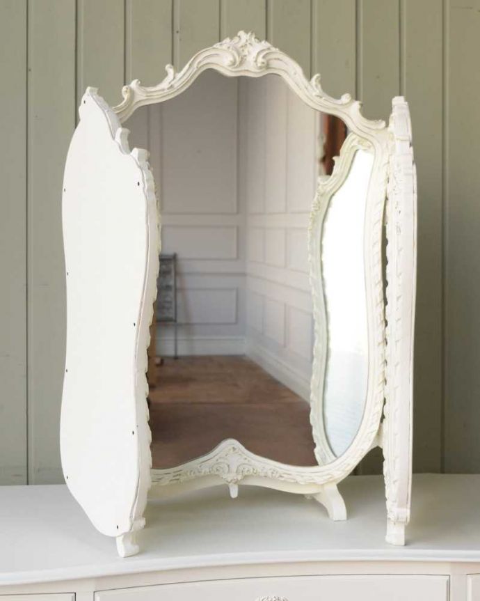 アンティーク ミラー（鏡）　アンティーク雑貨　フランス輸入の華やかなアンティーク家具、スタンドミラー（三面鏡）。女子が喜ぶ三面鏡！大きく、美しいカッティングのミラーです。(q-114-z)