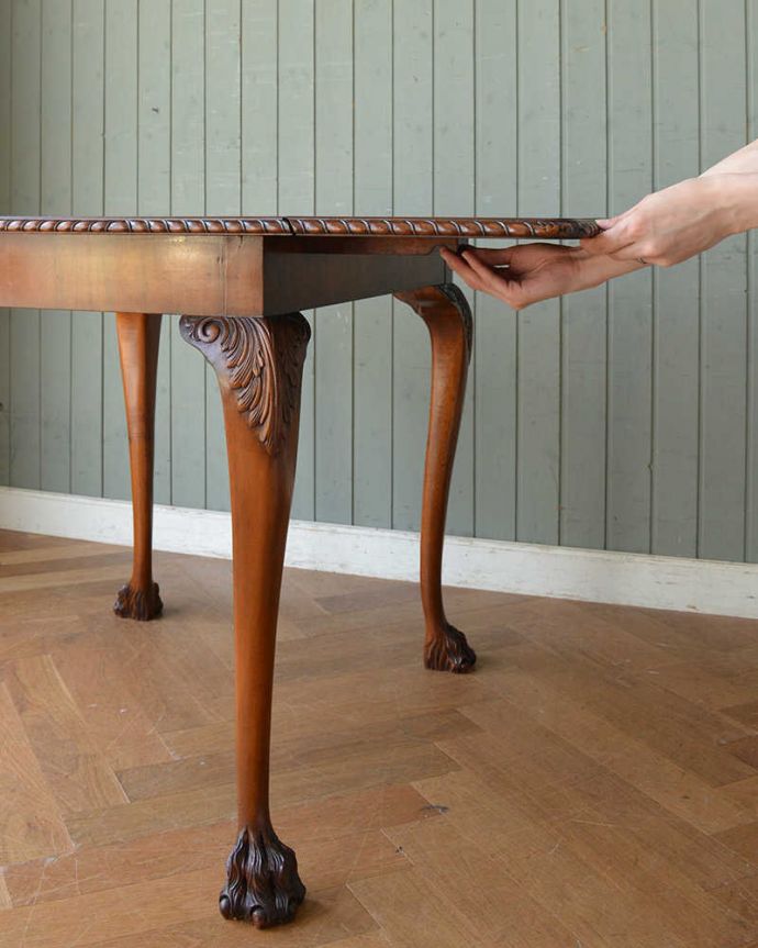 アンティークのテーブル　アンティーク家具　便利なアンティーク家具、小さなドロップリーフテーブル（伸張式テーブル）。あっという間にサイズが変えれます。(q-1144-f)