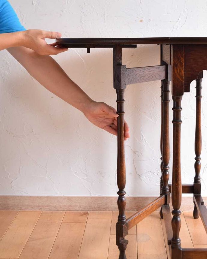 アンティークのテーブル　アンティーク家具　華奢な脚が美しいアンティークゲートレッグテーブル。あっという間にサイズが変えれます。(q-1204-f)