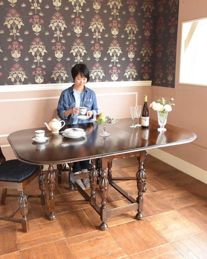 アンティークのテーブル　アンティーク家具　英国のスタイルのアンティーク家具、ゲートレッグテーブル（伸張式テーブル）。使い方に合わせて3通りで使えるアンティークの定番アンティーク家具の定番テーブルと言えばゲートレッグテーブル。(q-1225-f)