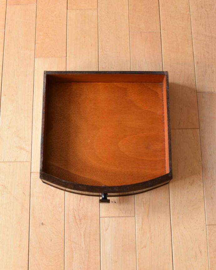 アンティークのテーブル　アンティーク家具　英国輸入のアンティーク家具、オーク材を使った引き出し付きコンソールテーブル。引き出しの中もキレイです引き出しが1杯付いているので、とっても便利。(q-1242-f)