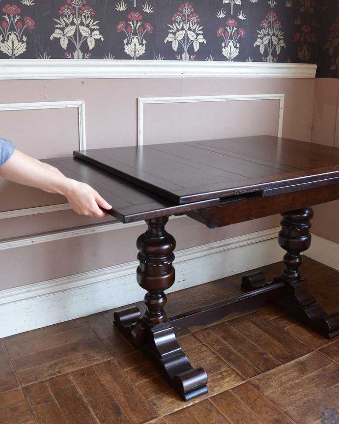 アンティークのテーブル　アンティーク家具　イギリスのアンティーク家具、便利な伸張式タイプのドローリーフテーブル。誰でもカンタン！引っ張るだけでOK。(q-1251-f)