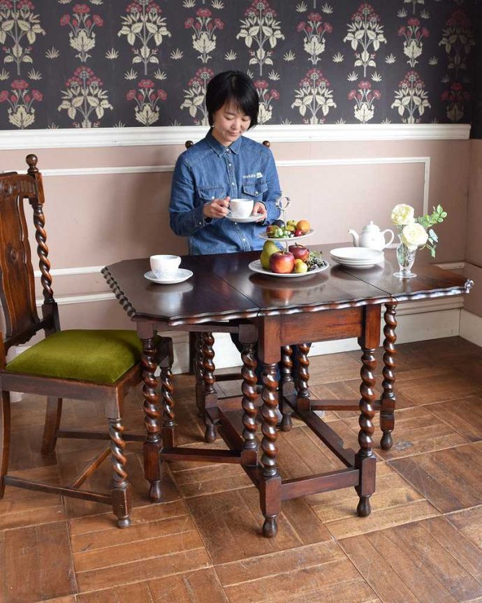 アンティークのテーブル　アンティーク家具　伸張式のアンティーク英国家具、天板の縁どりも美しいゲートレッグテーブル。使い方に合わせて3通りで使えるアンティークの定番アンティーク家具の定番テーブルと言えばゲートレッグテーブル。(q-1258-f)