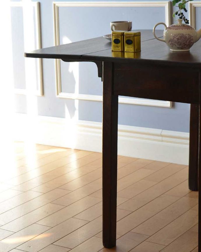 アンティークのテーブル　アンティーク家具　伸張式のアンティーク英国家具、ウォルナット材のシンプルなゲートレッグテーブル。ストレートでスッキリとカッコいい脚スッキリとした脚は、どんなお部屋に合わせやすいです。(q-1260-f)