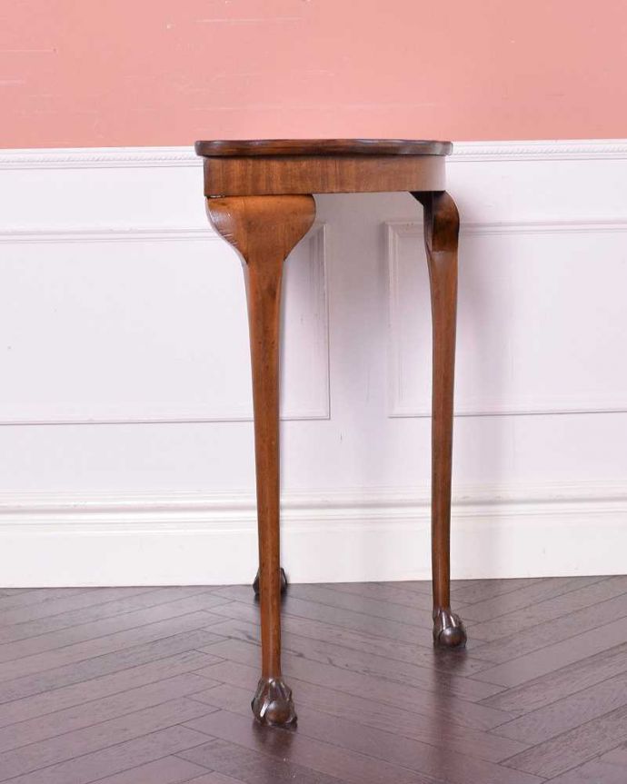 アンティークのテーブル　アンティーク家具　ワンランク上のアンティークインテリア、ハーフムーン型の美しいコンソールテーブル。グルっと180度。(q-1278-f)