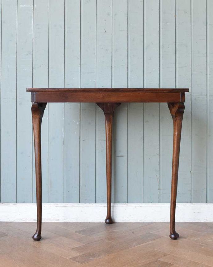 アンティークのテーブル　アンティーク家具　英国のアンティーク家具、美しいウォルナット材のコンソールテーブル。グルっと180度。(q-1281-f)