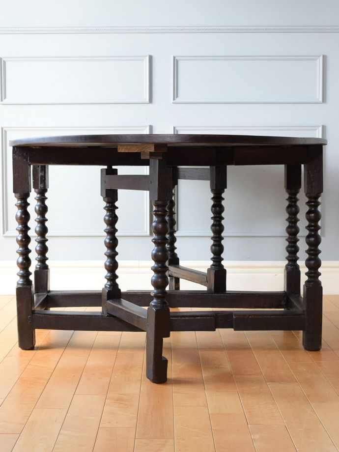 イギリスのアンティークテーブル、脚の装飾が美しい伸張式のゲート