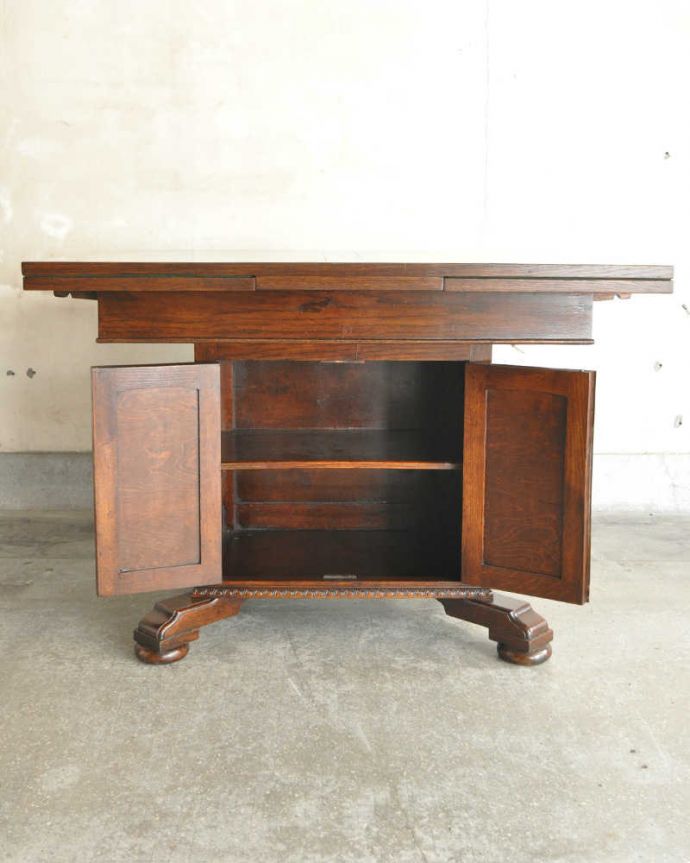 アンティークのテーブル　アンティーク家具　便利な収納つき！めずらしいデザインのアンティークドローリーフテーブル。。(q-1315-f)
