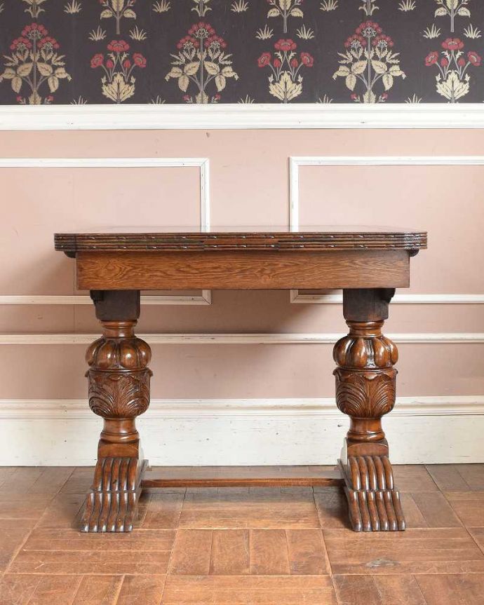 アンティークのテーブル　アンティーク家具　アンティーク英国家具、重厚な脚の装飾が美しいドローリーフテーブル（伸張式テーブル） 。横から見るとこんな感じ真横から見てみるとこんな感じ。(q-1396-f)