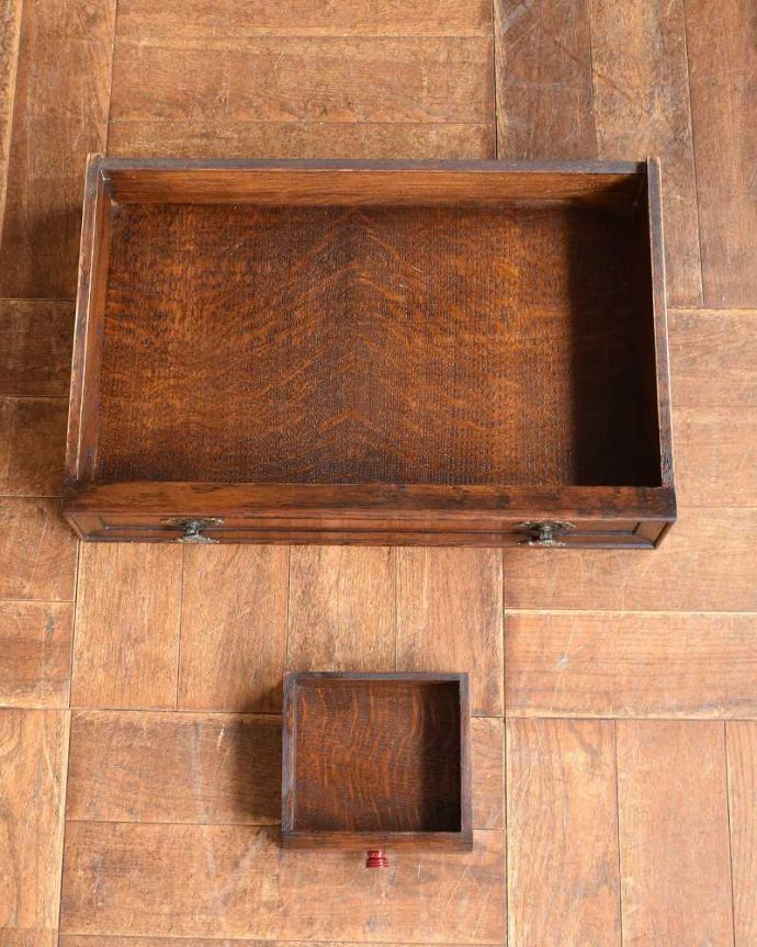 ビューロー　アンティーク家具　本棚とビューローがセットになったサイドバイサイド、英国のアンティーク家具。もちろん引き出しの中もキレイに仕上げました引き出しの中は特にこだわって修復している場所。(q-1470-f)