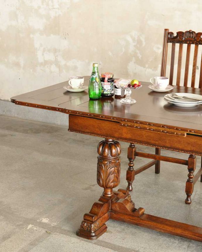 アンティークのテーブル　アンティーク家具　重厚なバルボスレッグが美しい英国輸入のアンティークドローリーフテーブル（伸張式テーブル） 。やっぱり目が行く重厚なデザインの脚重厚な雰囲気のバルボスレッグと呼ばれる美しい脚が一番の特長。(q-1537-f)
