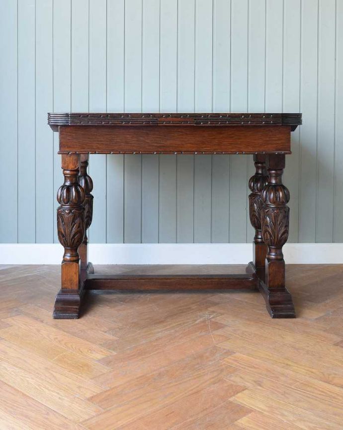 アンティークのテーブル　アンティーク家具　アンティーク英国家具、4本のバルボスレッグが美しいドローリーフテーブル（伸張式テーブル） 。横から見るとこんな感じ真横から見てみるとこんな感じ。(q-1557-f)