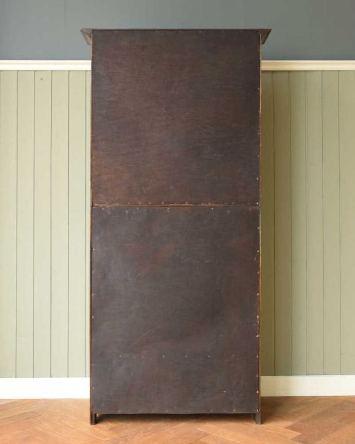 ビューロー　アンティーク家具　重厚なオーク材のビューローブックケース、イギリス輸入のアンティーク家具。後ろ姿までキレイです。(q-1573-f)