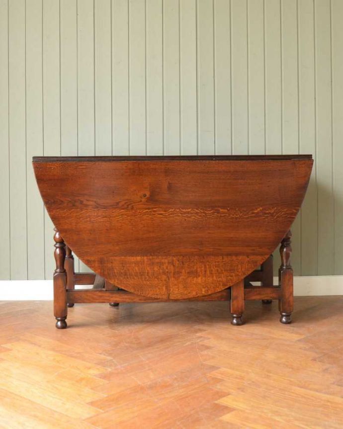 アンティークのテーブル　アンティーク家具　アンティーク英国家具、伸張式ダイニングテーブル（ゲートレッグテーブル） 。クルッと回転。(q-1583-f)