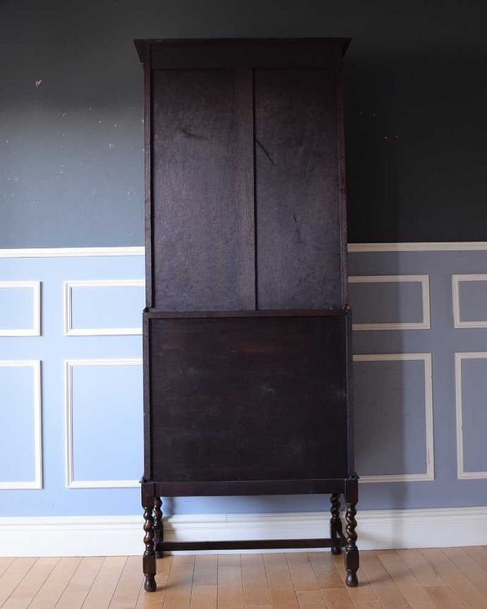 ビューロー　アンティーク家具　キレイなアンティーク家具、英国輸入の素敵なビューローブックケース。後ろ姿までキレイです。(q-1695-f)