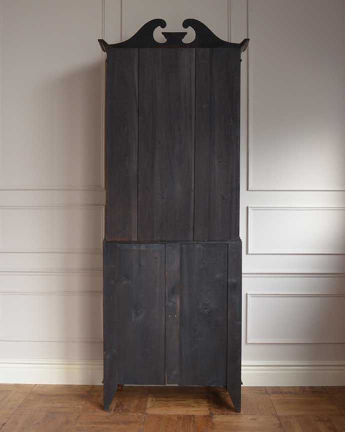 ビューロー　アンティーク家具　英国スタイルのアンティーク家具、シノワズリデザインのビューローブックケース。後ろ姿までキレイです。(q-1697-f)
