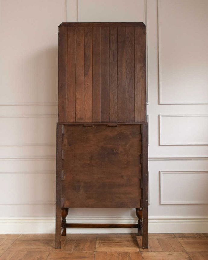 ビューロー　アンティーク家具　バルボス脚がお洒落なビューローブックケース、イギリス輸入のアンティーク家具。後ろ姿までキレイです。(q-1720-f)