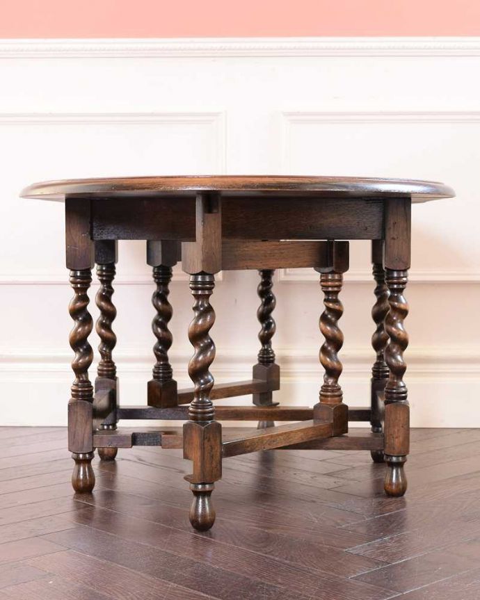 アンティークのテーブル　アンティーク家具　英国のアンティーク家具、珍しいコンパクトなサイズのゲートレッグテーブル（伸張式テーブル）。クルッと回転。(q-1763-f)