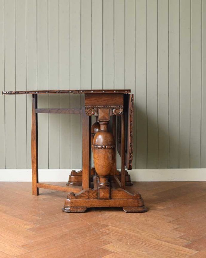 アンティークのテーブル　アンティーク家具　英国アンティーク家具、重厚なバルボスレッグが美しいアンティークゲートレッグテーブル。片方開くと････片方のリーフを開くとこんな感じ。(q-1766-f)