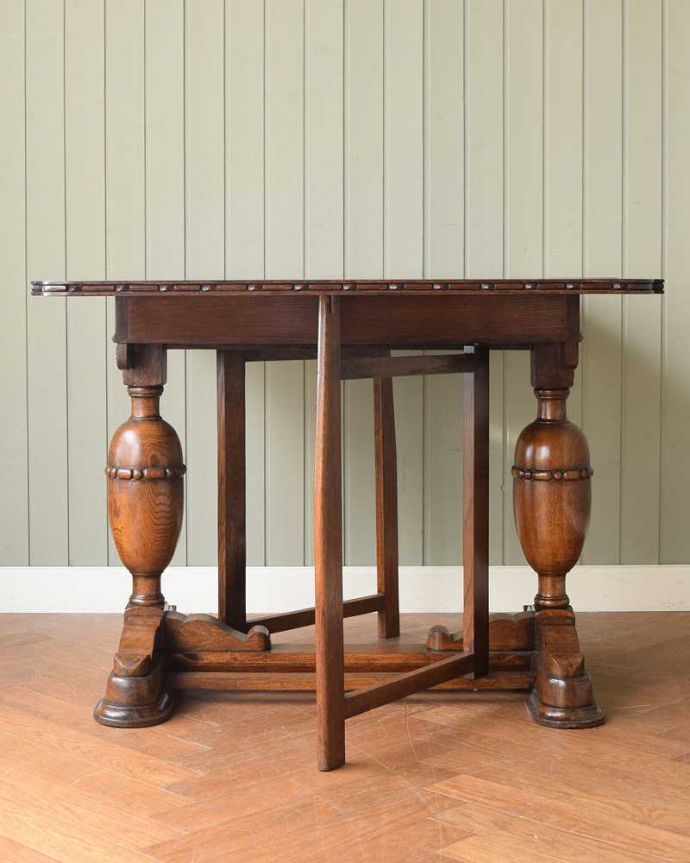 アンティークのテーブル　アンティーク家具　英国アンティーク家具、重厚なバルボスレッグが美しいアンティークゲートレッグテーブル。クルッと回転。(q-1766-f)
