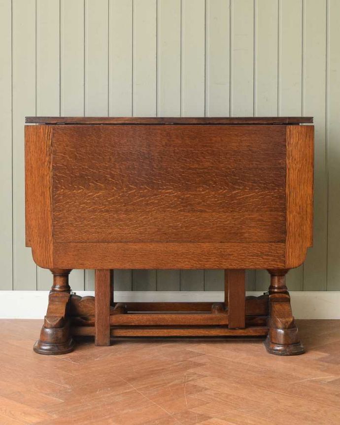 アンティークのテーブル　アンティーク家具　英国アンティーク家具、重厚なバルボスレッグが美しいアンティークゲートレッグテーブル。クルッと回転。(q-1766-f)