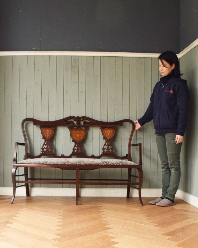 セティ・ソファ・ベンチ　アンティーク チェア　マホガニー材でできたセティ（ソファベンチ）、アンティークの英国椅子。飾っても使っても楽しめる椅子です。(q-177-c)