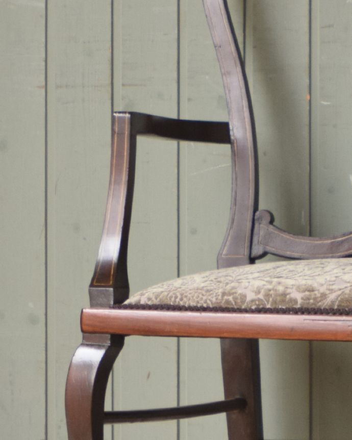 セティ・ソファ・ベンチ　アンティーク チェア　マホガニー材でできたセティ（ソファベンチ）、アンティークの英国椅子。アーム付きのくつろぎやすいチェアです。(q-177-c)