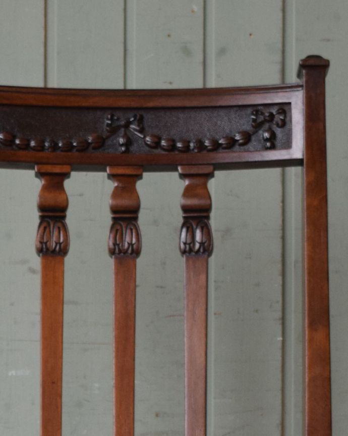 サロンチェア　アンティーク チェア　マホガニー材が美しい英国椅子、アンティークチェア。木目や色は1脚1脚微妙に違いますが、どれもキレイに仕上げています。(q-181-c)