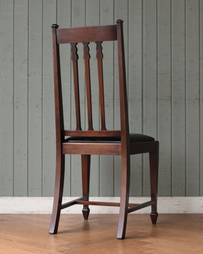サロンチェア　アンティーク チェア　マホガニー材が美しい英国椅子、アンティークチェア。アンティークらしく、流行を追わずに長く使えるデザイン。(q-181-c)