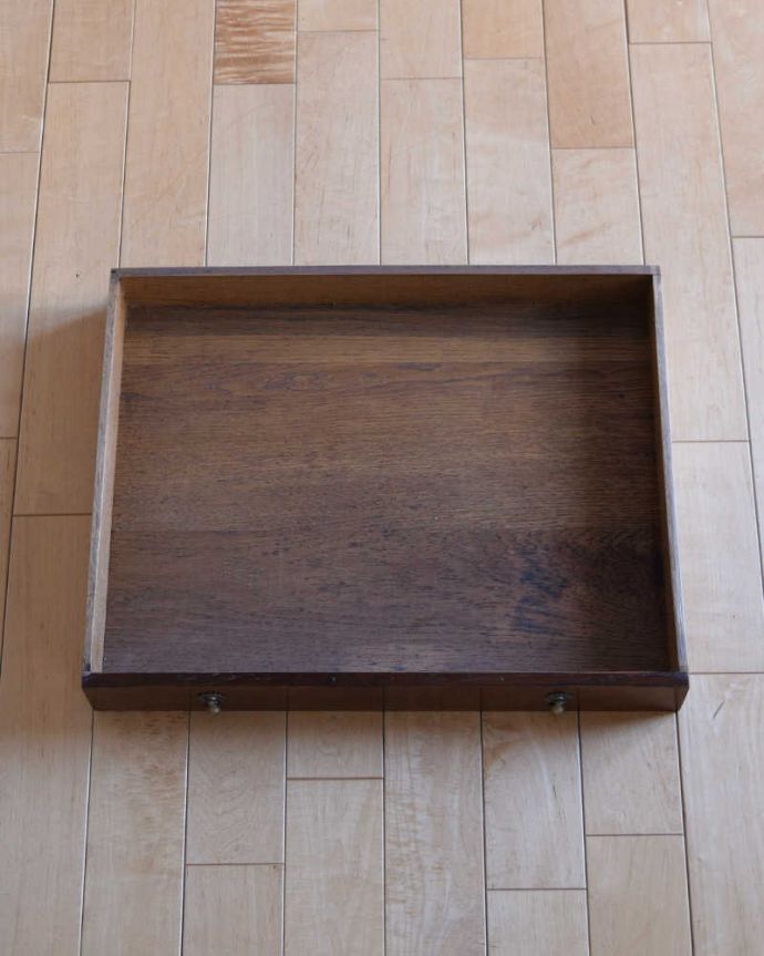 アンティークのデスク・書斎机　アンティーク家具　アンティークの英国輸入家具、脚も美しい引き出し付きのホールテーブル（サイドテーブル）。引き出しの中もキレイですちょっとした引き出しはとっても便利に使えます。(q-1835-f)